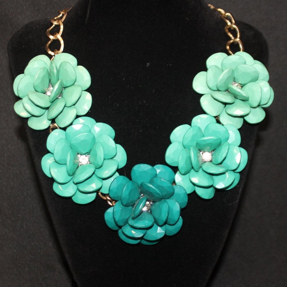Turquoise Floral Two-Tone Statement Necklace - Picture 5 of 13
